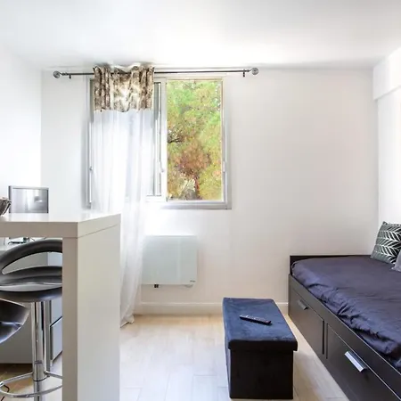 Charming Studio With Parking Apartment Nice